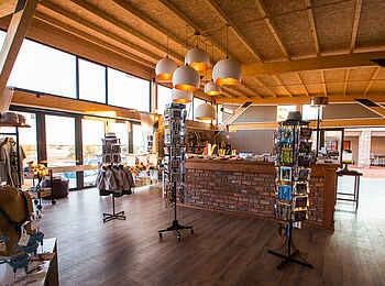 Kalahari Anib Lodge: Shop