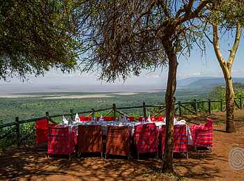 Lake Manyara Serena Lodge: Dining Area mit Ausblick