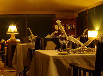 Lemala Ewanjan: Dinnertafel