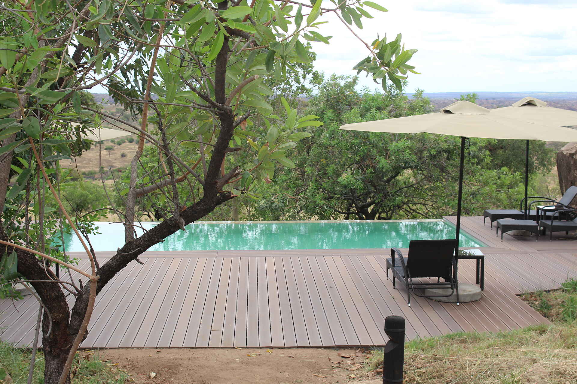 lemala kuria hills, lemala kuria hills bilder, lemala kuria hills lodge, serengeti safari, main area, pool, pooldeck, swimming pool, swimmingpool