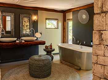 Onguma Tented Camp: Badezimmer