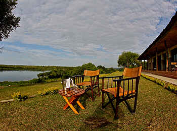 Paraa Safari Lodge: Private Terrasse am Nil Paraa Safari Lodge: Private Terrasse am Nil