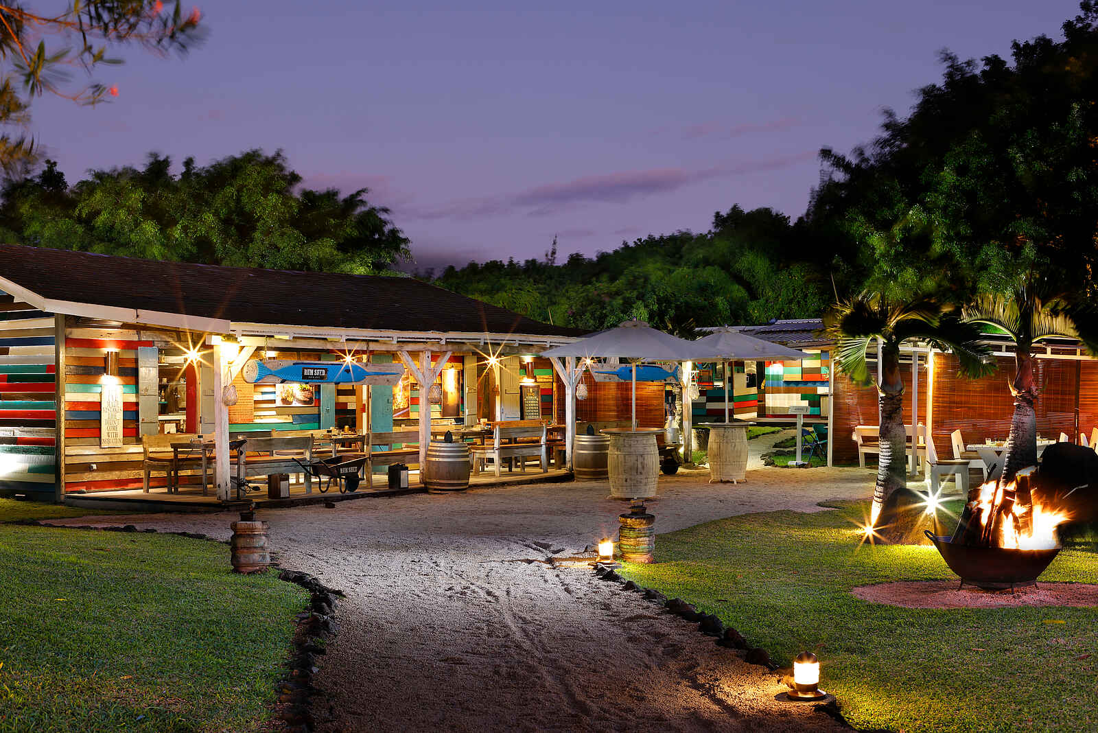 Shanti Maurice Resort & Spa: Die Rum Shed Bar & Grill Shanti Maurice Resort & Spa: Die Rum Shed Bar & Grill