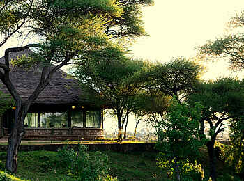 Tarangire Safari Lodge: Speisesaal von außen Tarangire Safari Lodge: Speisesaal von außen