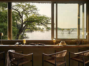 Victoria Falls Rapid View Villa: Die Bar mit Blick auf den Zambezi