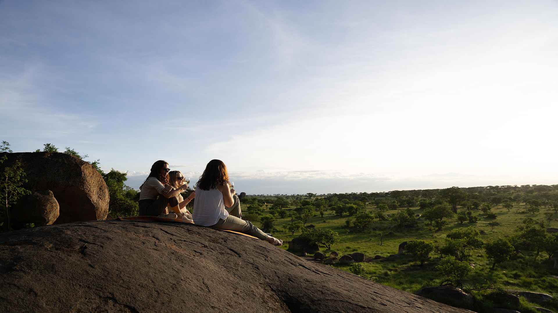 Wayo Serengeti Green Camp: Sundowner Wayo Serengeti Green Camp: Sundowner