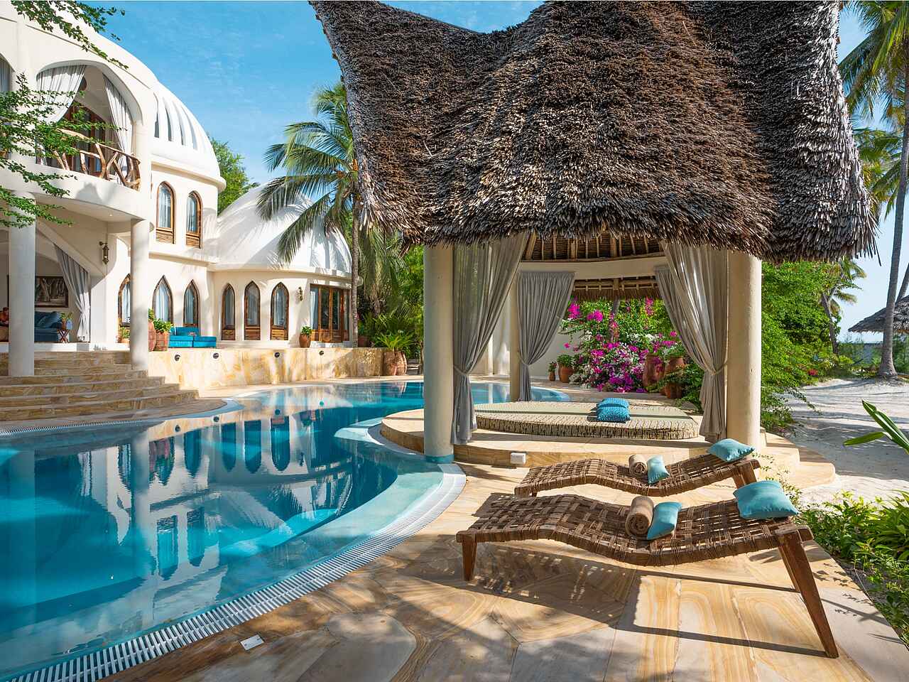 Xanadu Villas: Poolbereich der Nyota Villa