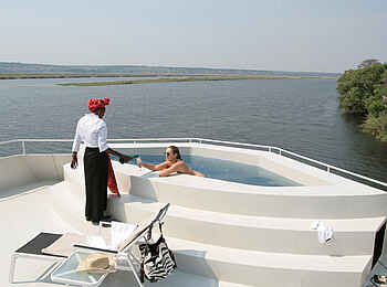 Zambezi Queen: Abkühlung an Deck