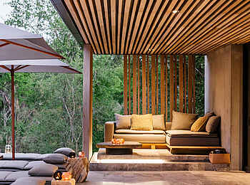 Cheetah Plains Mvula House: Outdoor Lounge Cheetah Plains Mvula House: Outdoor Lounge