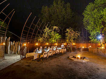Chitabe Camp: Dinner in der Boma