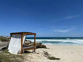 Lekkerwater Beach Lodge: Tagesbett am Strand Lekkerwater Beach Lodge: Tagesbett am Strand