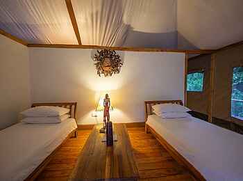 Rhino River Camp: Twin Betten Rhino River Camp: Twin Betten