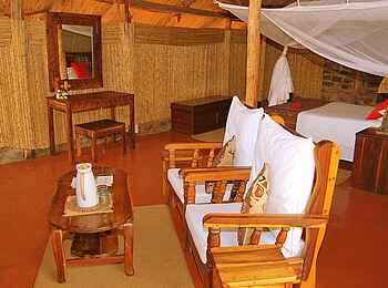 Taita Falcon Lodge: Coffee Table Taita Falcon Lodge: Coffee Table