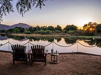 Time + Tide Chongwe Camp: Terrasse mit Aussicht auf den Fluss
