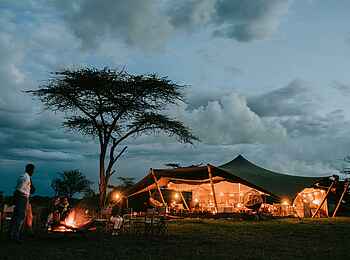 Wilderness Usawa Serengeti: Lagerfeuer im Camp Wilderness Usawa Serengeti: Lagerfeuer im Camp