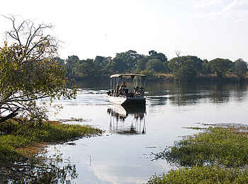 Ntemwa Busanga Bushcamp: Bootsfahrt