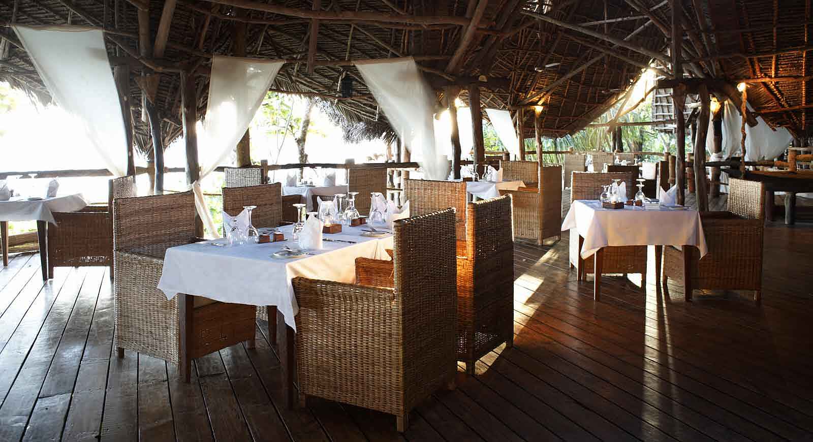 Fundu Lagoon: Interieur des Restaurants Fundu Lagoon: Interieur des Restaurants