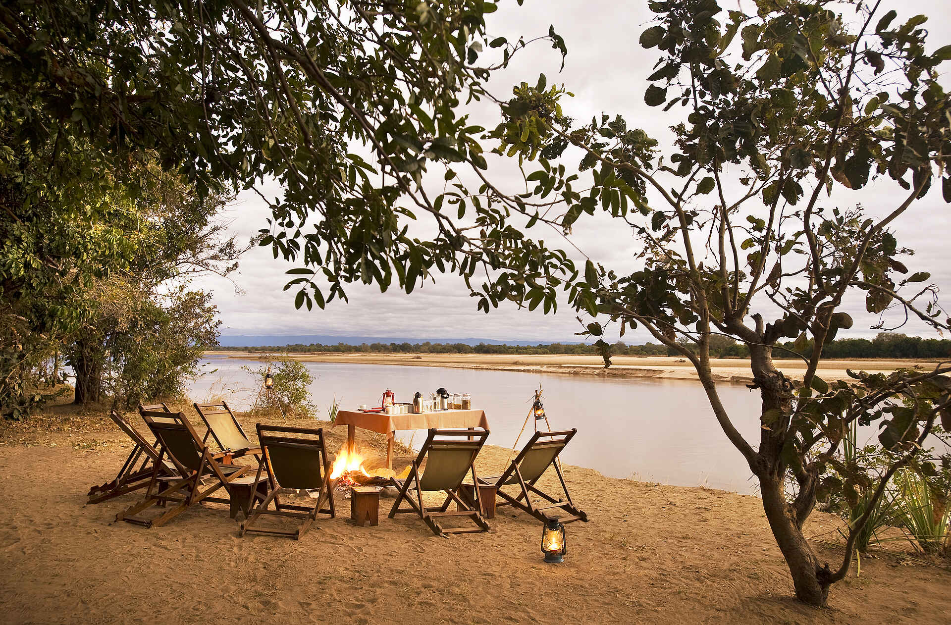 Island Bush Camp: Lagerfeuer