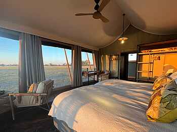 Karangoma Camp: Lichtdurchflutete Gästeunterkunft Karangoma Camp: Lichtdurchflutete Gästeunterkunft