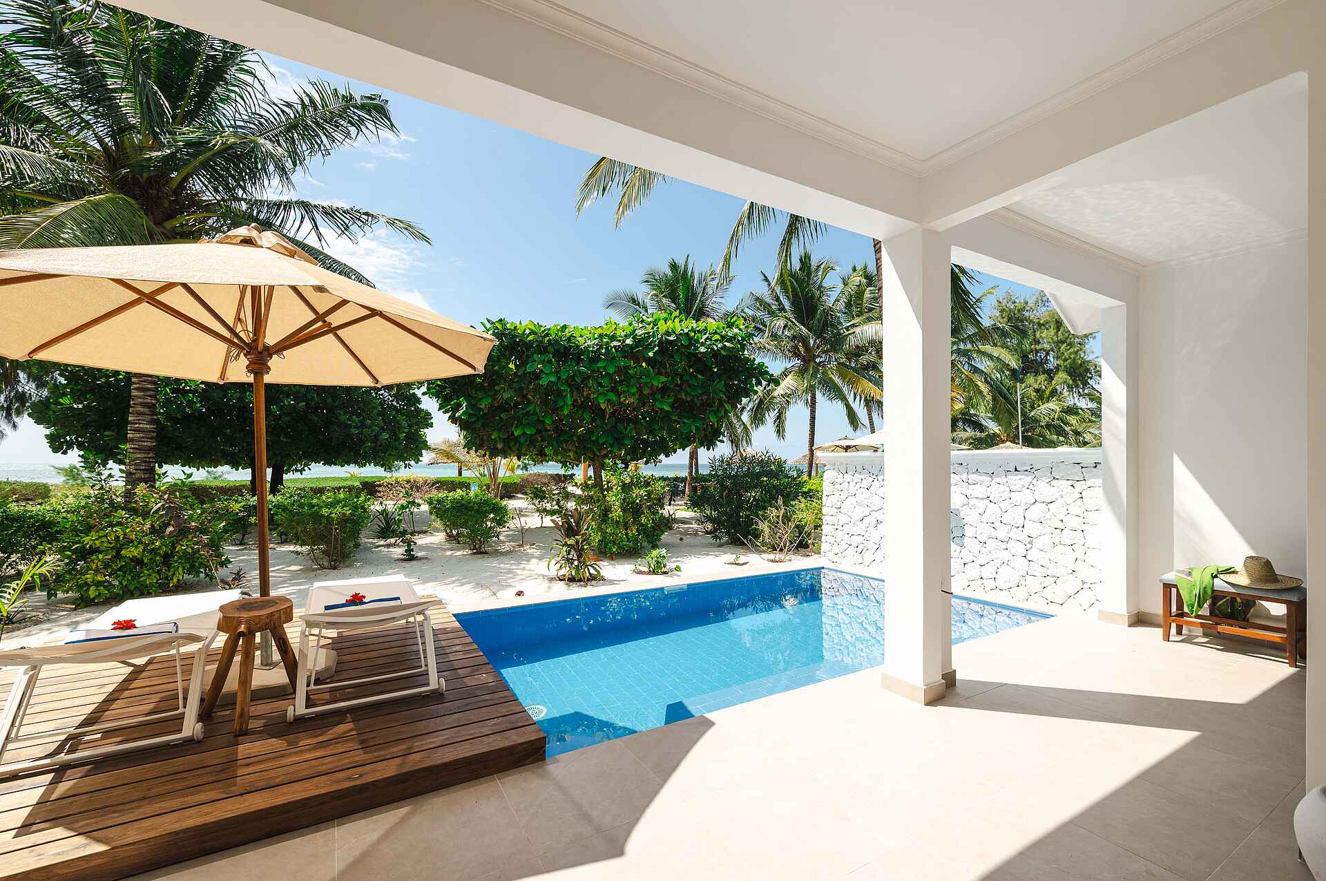 Kisiwa on the Beach: Blick auf den Pool