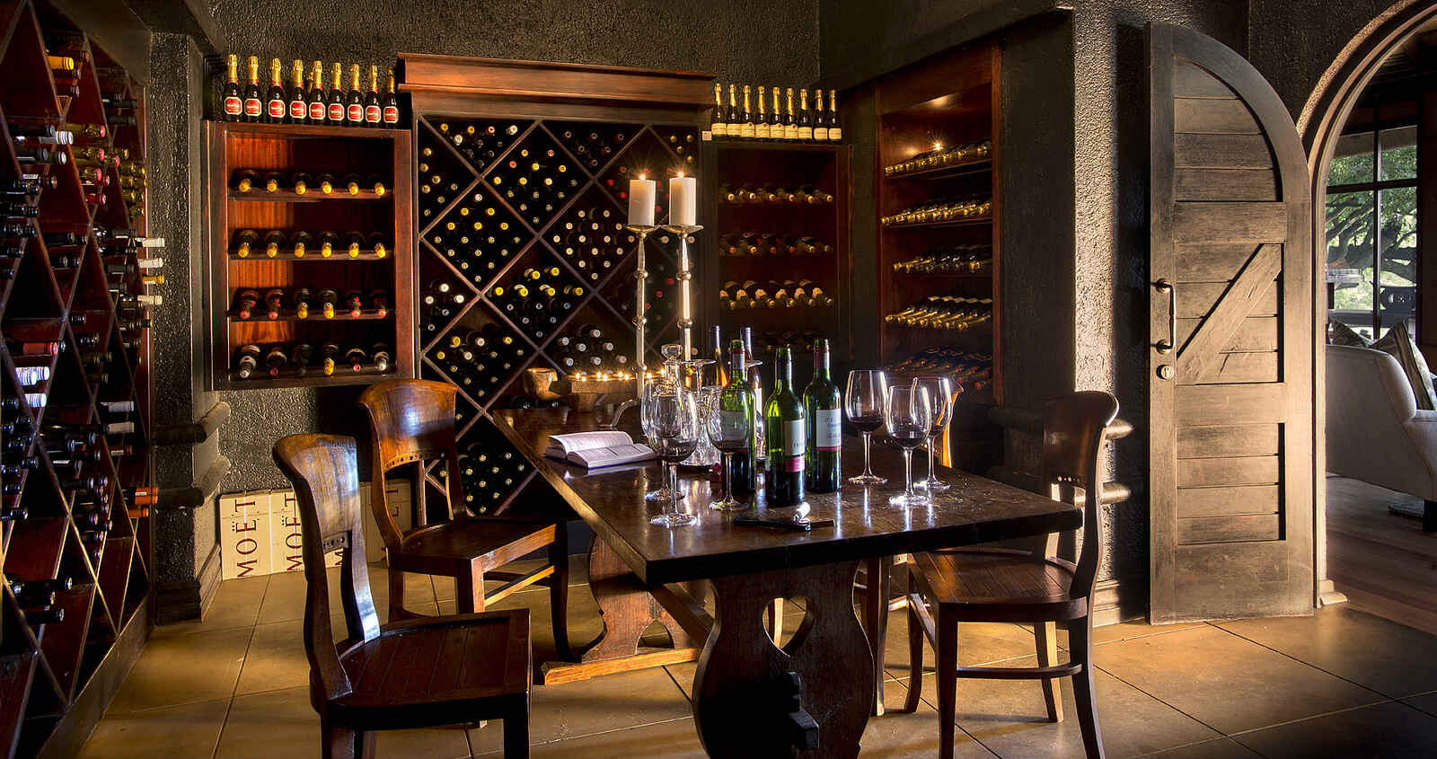 Lion Sands Narina Lodge: Weinkeller Lion Sands Narina Lodge: Weinkeller