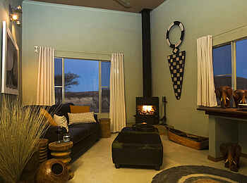 Okonjima Bush Camp: Kaminfeuer