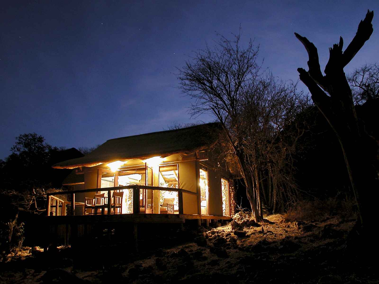 Ongava Lodge: Gästechalet unter Sternen Ongava Lodge: Gästechalet unter Sternen