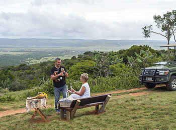 Founders Lodge by Mantis: Bank mit weitem Blick Founders Lodge by Mantis: Bank mit weitem Blick