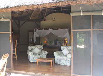 Lemala Wildwaters Lodge: Gästezimmer Blick von Deck Lemala Wildwaters Lodge: Gästezimmer Blick von Deck