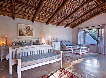 Notten's Bush Camp: Großzügiges Schlafzimmer Notten's Bush Camp: Großzügiges Schlafzimmer