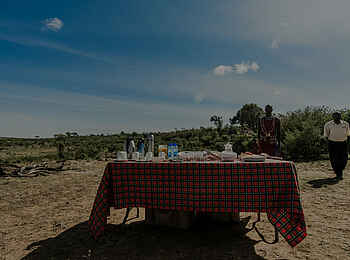 Ol Seki Hemingways Mara: Afternoon-Tea während einer Pirschfahrt