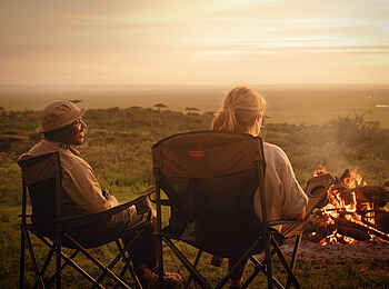 Charlie Sanjan Safari Camp: Sonnenuntergang am Feuer
