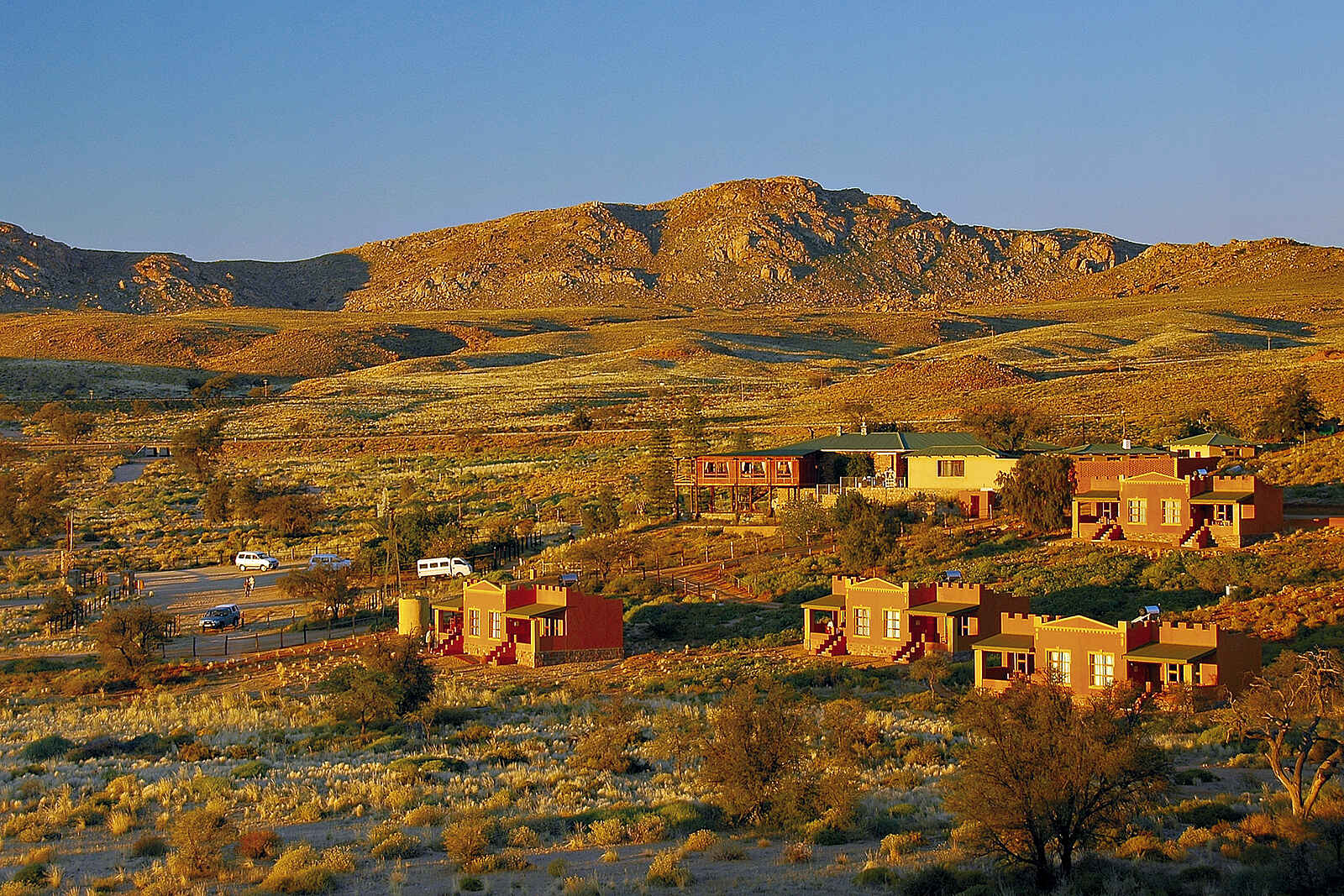 Desert Horse Inn: Tolle Lage auf 1.400 Metern mit Blick auf die Aus-Bergen Desert Horse Inn: Tolle Lage auf 1.400 Metern mit Blick auf die Aus-Bergen
