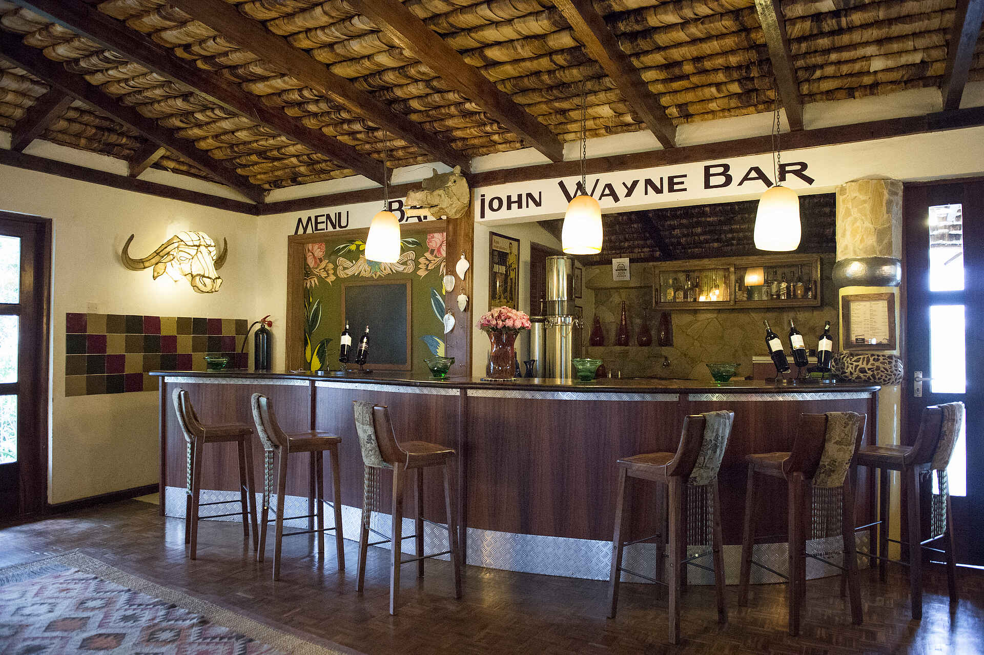 Hatari Lodge: John-Wayne-Bar
