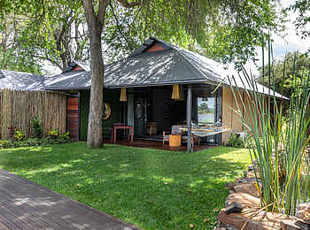 Mukwa River Lodge: River Suites 