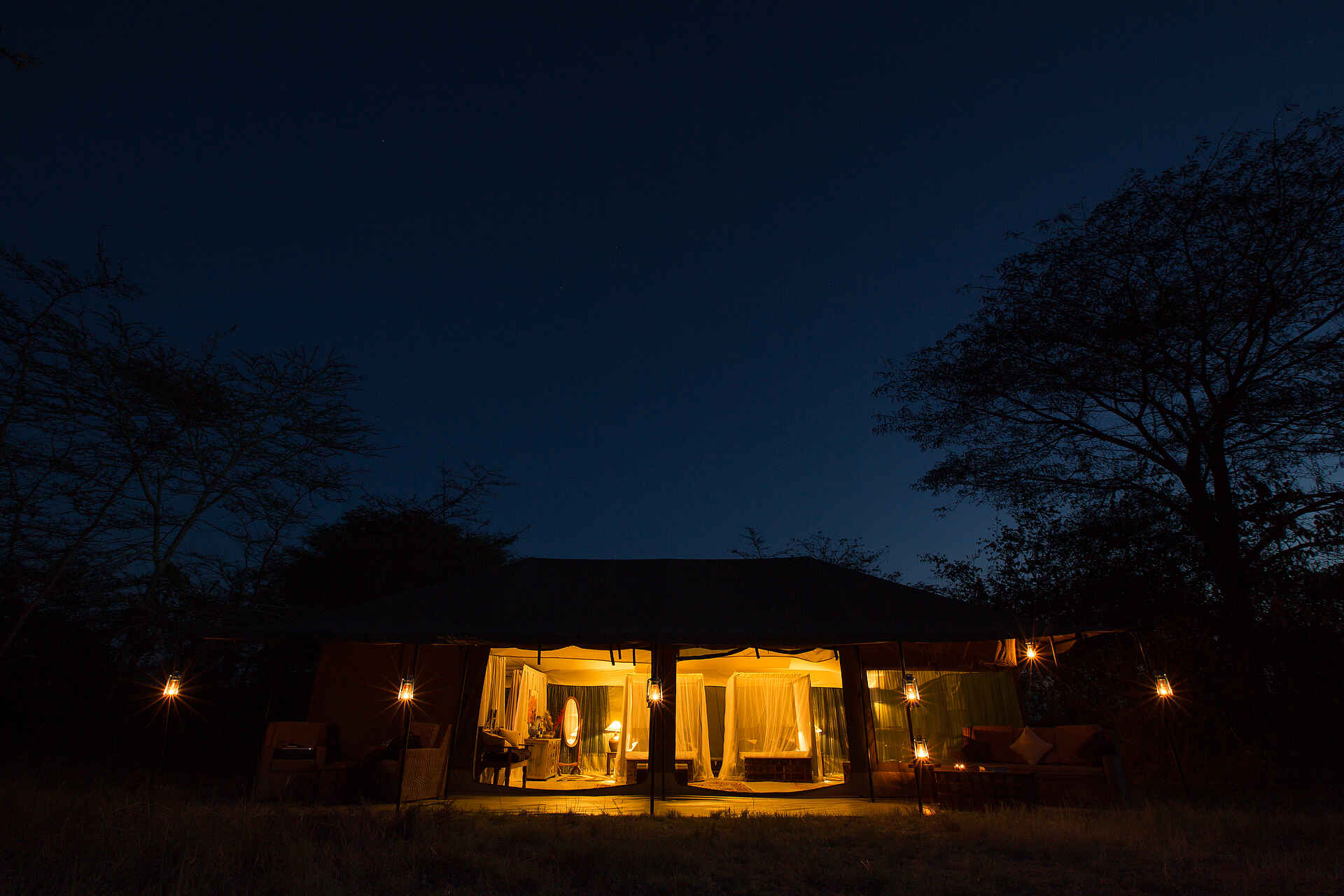 Naona Moru Camp, Nasikia Camps Tanzania, Serengeti Nationalpark, Abendbeleuchtung, Afrikarma, Afrikarma Safaris, Afrikarma Safaris - Wildnis. Hautnah., afrikarma.de