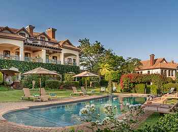 Oliver's: Am Pool Oliver's: Am Pool