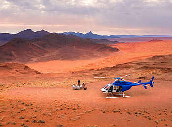 andBeyond Sossusvlei Desert Lodge: Ankunft mit dem Helikopter andBeyond Sossusvlei Desert Lodge: Ankunft mit dem Helikopter