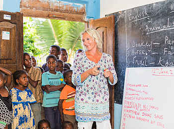 The Manta Resort: Besuch der Schule The Manta Resort: Besuch der Schule