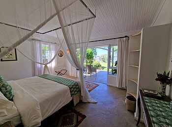 The River Farmhouse: Blick nach draußen vom Schlafzimmer