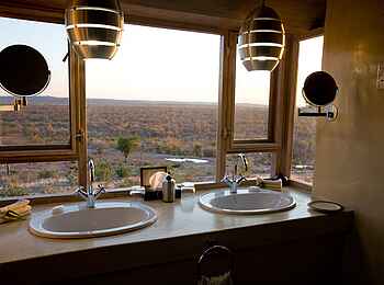Ongava Lodge: Aussicht aus dem Bad Ongava Lodge: Aussicht aus dem Bad