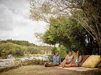 Serian's Nkorombo Mobile Camp: Entspannen am Fluss