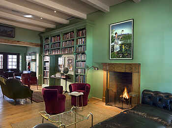 Babylonstoren: Bobliothek mit offenem Kamin