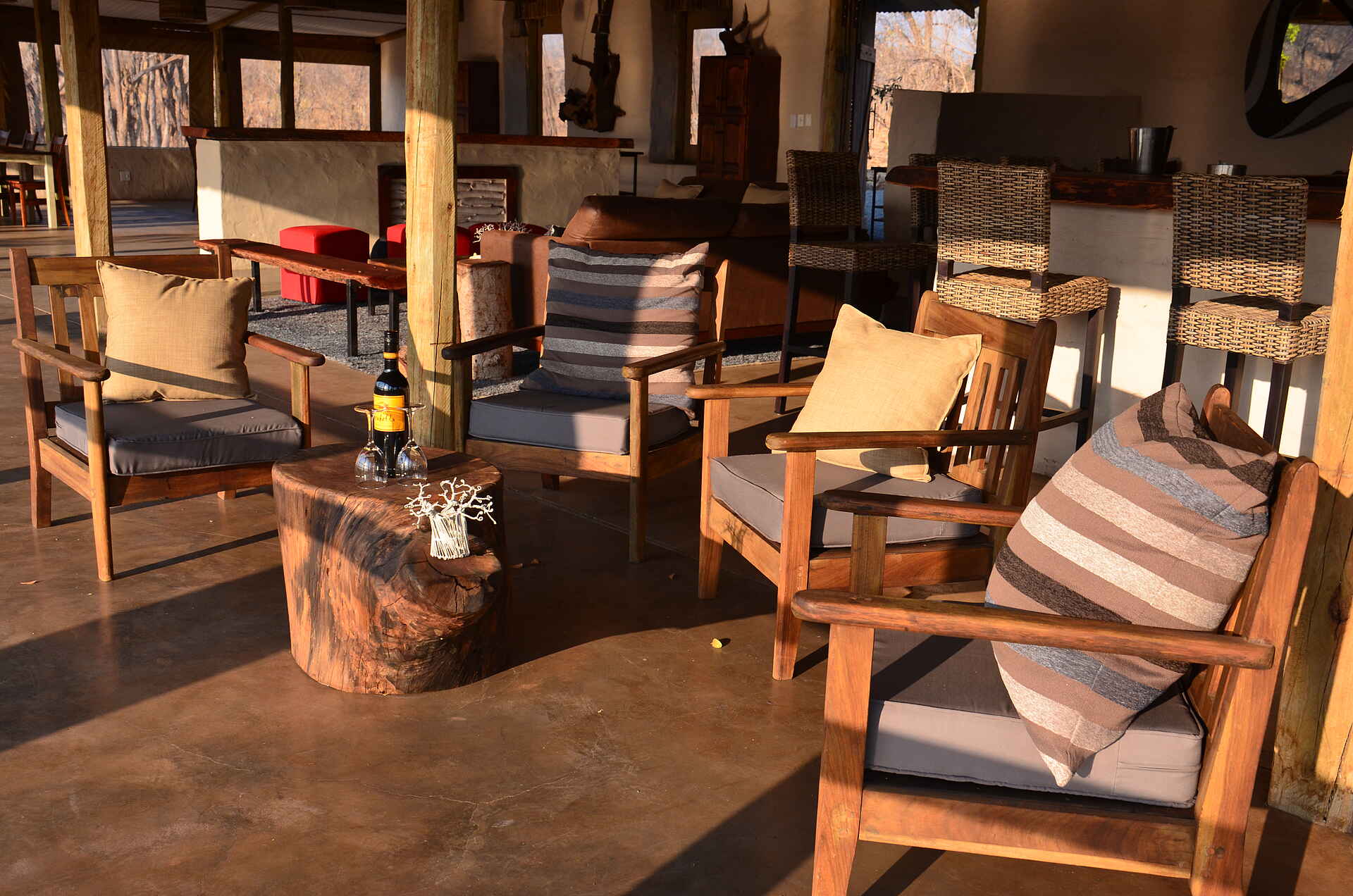 Abgeschiedenheit, Afrika, afrikarma, Afrikarma Safaris, afrikarma.de, Botswana, Chobe Elephant Camp, Chobe National Park, Chobe River, Natur, Safari, Savanne, Tiere, Wildnis, Abendsnne, Lounge, Sessel, afrikarma Safaris - Wildnis. Hautnah.