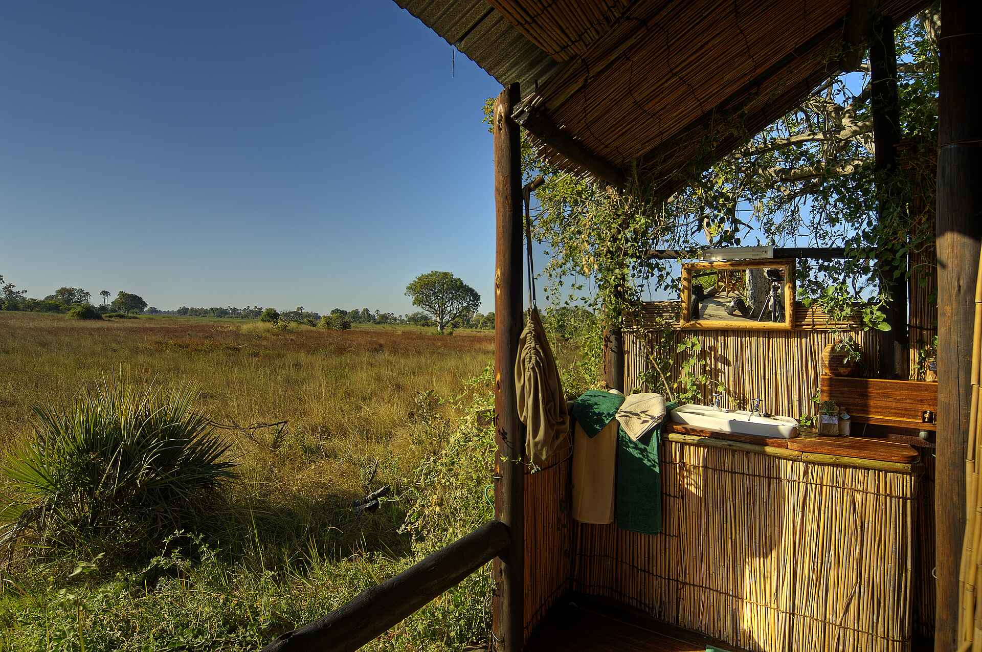 Boro-River, Delta Camp, Moremi Game Reserve, NG 27B, Okavango-Delta, Öko-Lodge, Gästebad, Vordach, Waschbecken, Waschbecken+