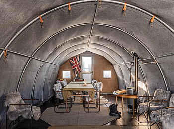 Dixie's Camp: Lounge