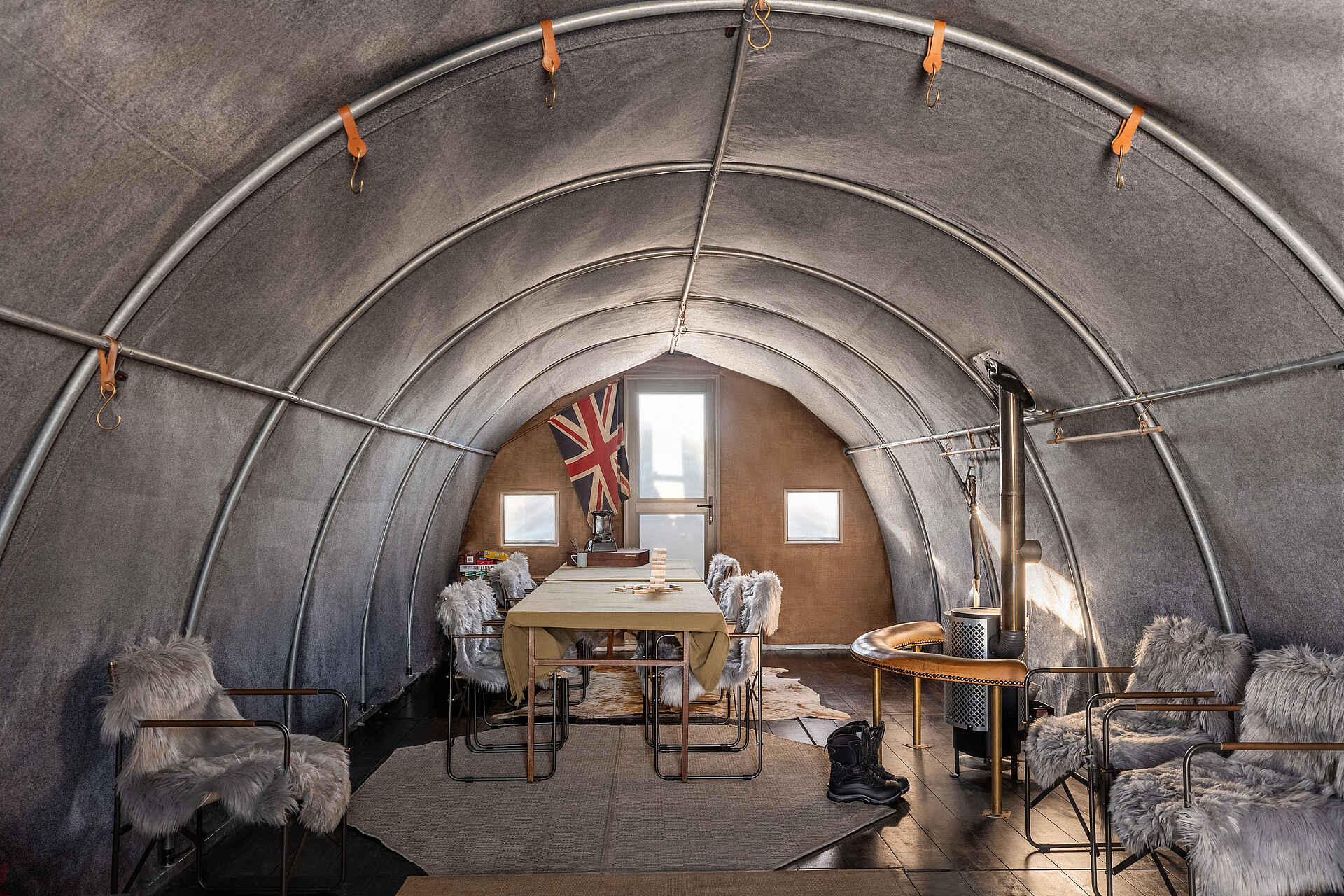 Dixie's Camp: Lounge Dixie's Camp: Lounge