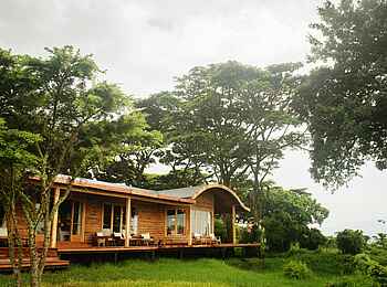 Entamanu Ngorongoro Camp: Zentralbereich im Grünen