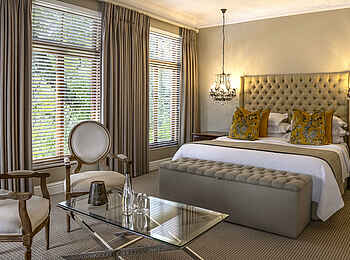 Fairlawns Boutique Hotel & Spa: Tree House Studio Bett