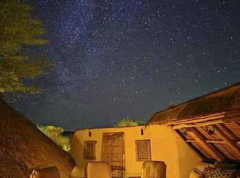 Finch Hattons: Sternenhimmel über dem Camp Finch Hattons: Sternenhimmel über dem Camp
